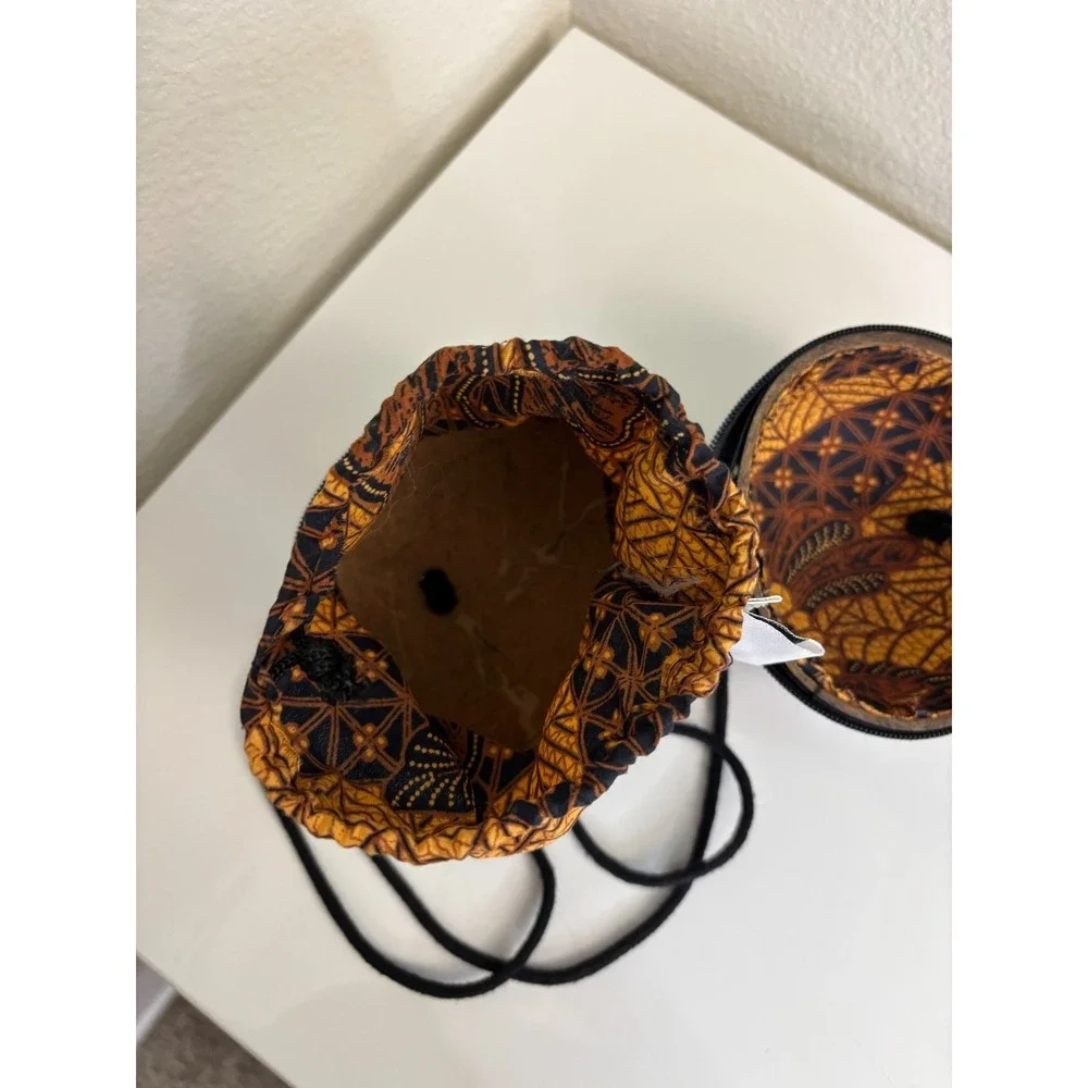 RARE Hilo Hattie Handmade Authentic Coconut Shell Bag Purse Batik Indonesia